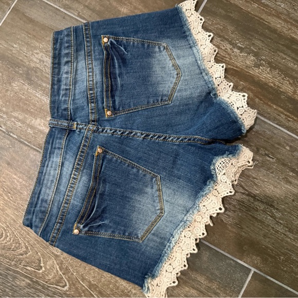 Wishlist Blue and White Lace Daisy Dukes Trim Jean Shorts - Picture 12 of 12